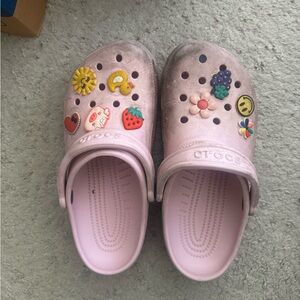 CROCS Unisex Light Pink Sandals with Fun Charms